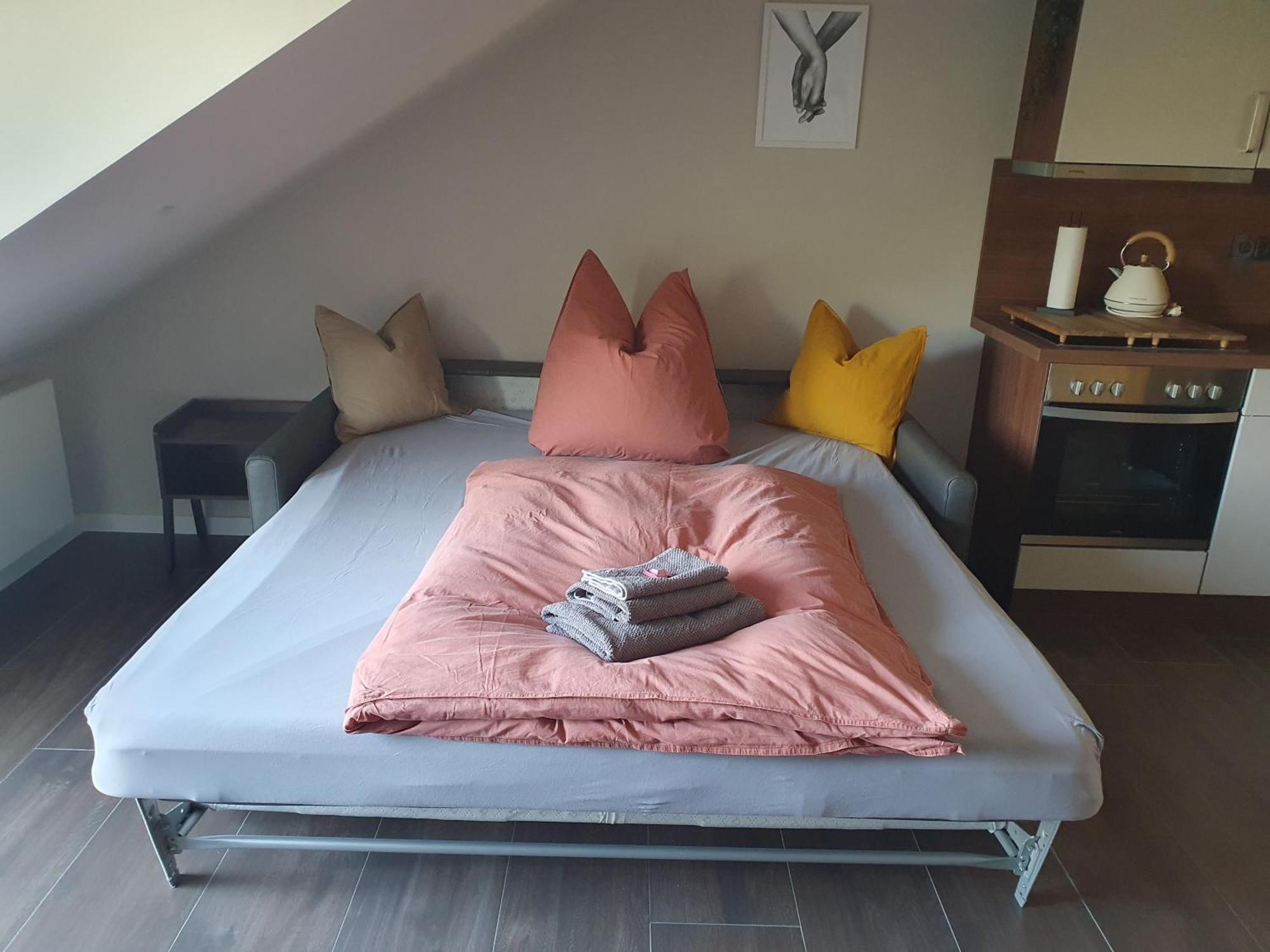 Neumuehler Hof- Ferienwohnung "Benjamin" Mit Grosser Privater Dachterasse Und Guter Anbindung In Die City Schwerin  Luaran gambar