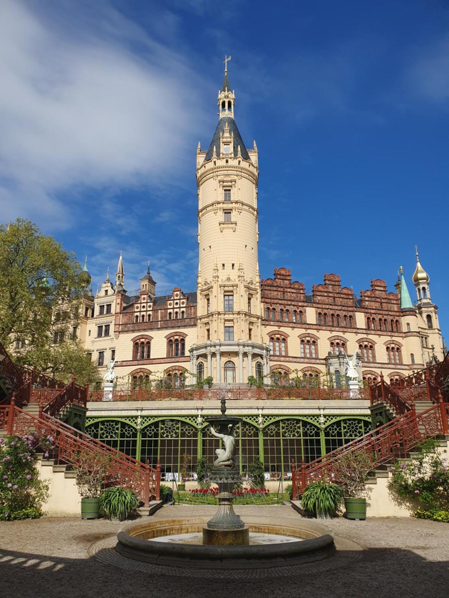 Neumuehler Hof- Ferienwohnung "Benjamin" Mit Grosser Privater Dachterasse Und Guter Anbindung In Die City Schwerin  Luaran gambar